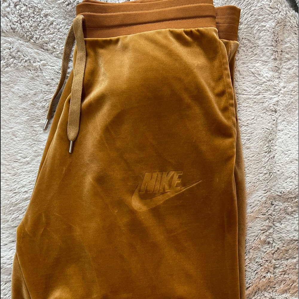 Nike Sweatpants Velour Velvet soft Gold/Mustard/Tan